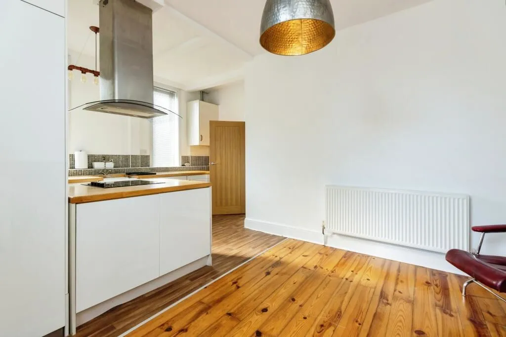 Colwick, Nottingham, Nottinghamshire, NG4 2GD - Online Auctions