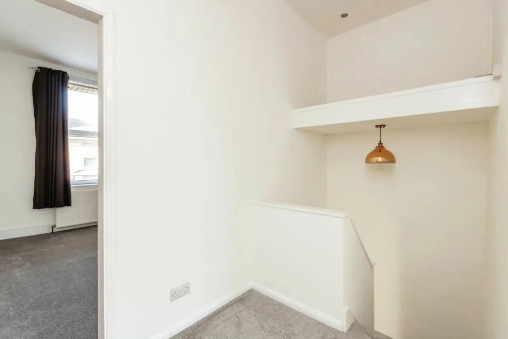 Colwick, Nottingham, Nottinghamshire, NG4 2GD - Online Auctions