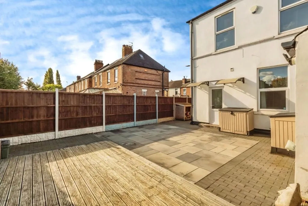 Colwick, Nottingham, Nottinghamshire, NG4 2GD - Online Auctions