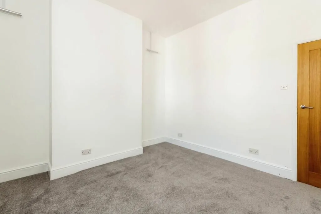 Colwick, Nottingham, Nottinghamshire, NG4 2GD - Online Auctions