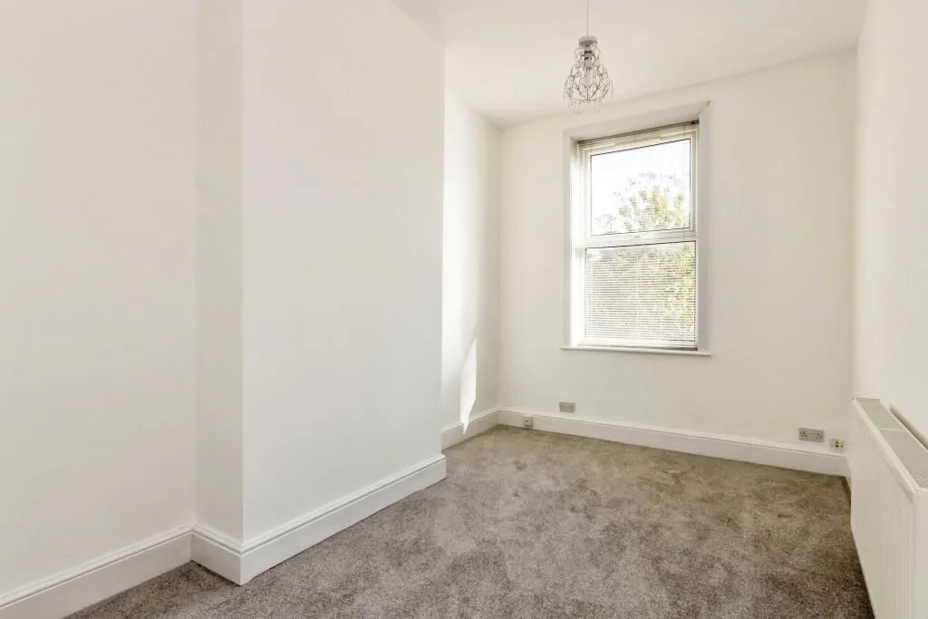 Colwick, Nottingham, Nottinghamshire, NG4 2GD - Online Auctions