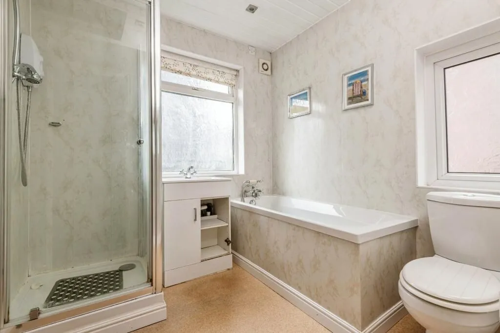 Leeds, West Yorkshire, LS4 2SU - Online Auctions