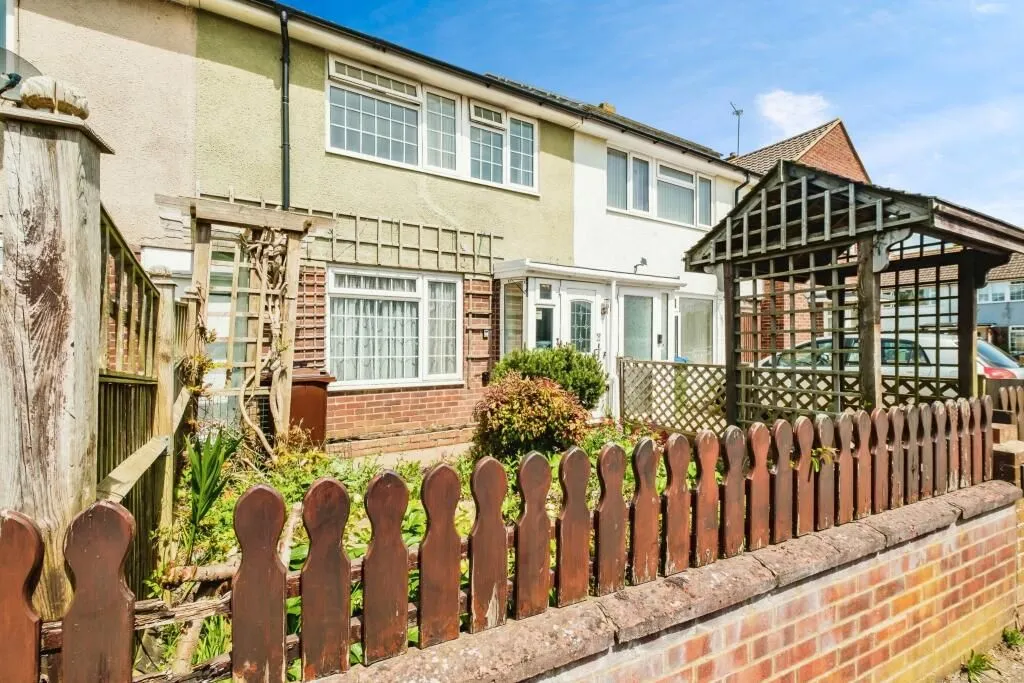 Wick, Littlehampton, West Sussex, BN17 7LY - Online Auctions
