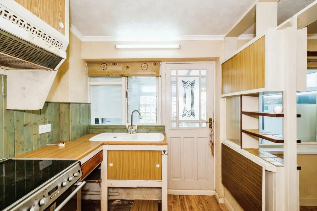 Wick, Littlehampton, West Sussex, BN17 7LY - Online Auctions