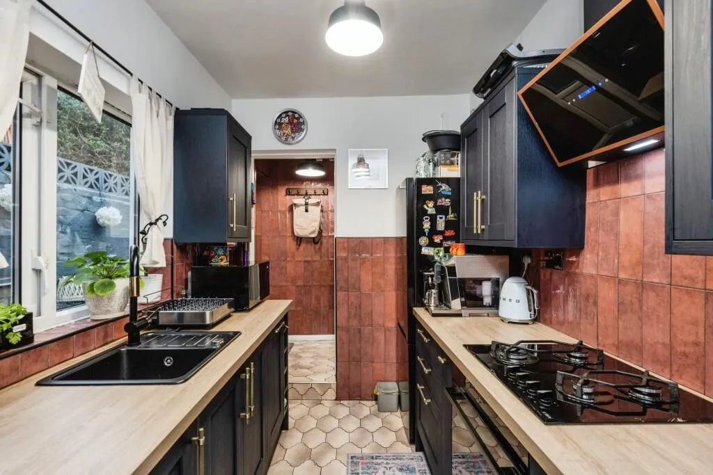 Sketty, Swansea, West Glamorgan, SA2 0UL - Online Auctions