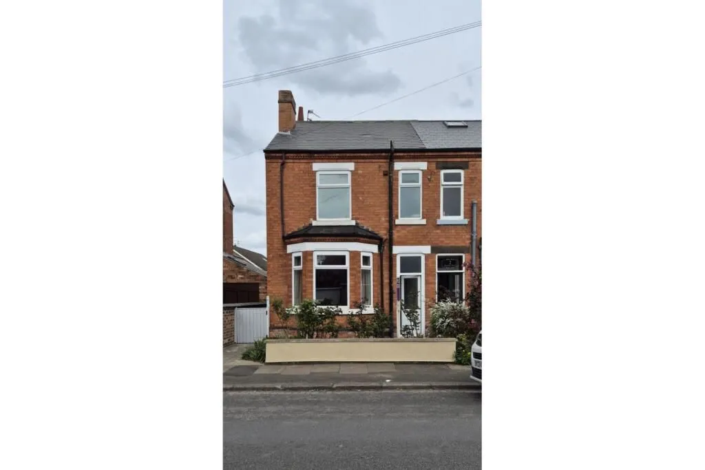 Long Eaton, Nottingham, Nottinghamshire, NG10 4FF - Online Auctions