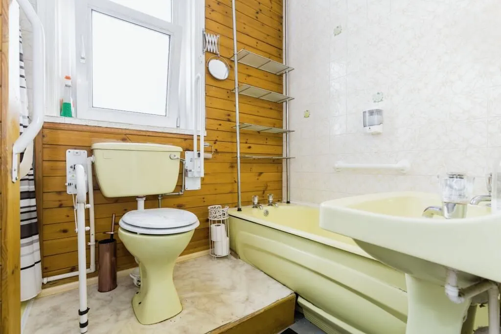 Preston, Lancashire, PR1 8ET - Online Auctions