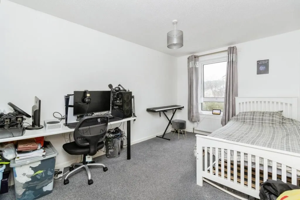 Torquay, Devon, TQ2 7RN - Online Auctions