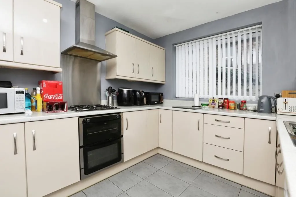 Liverpool, Merseyside, L4 2UU - Online Auctions