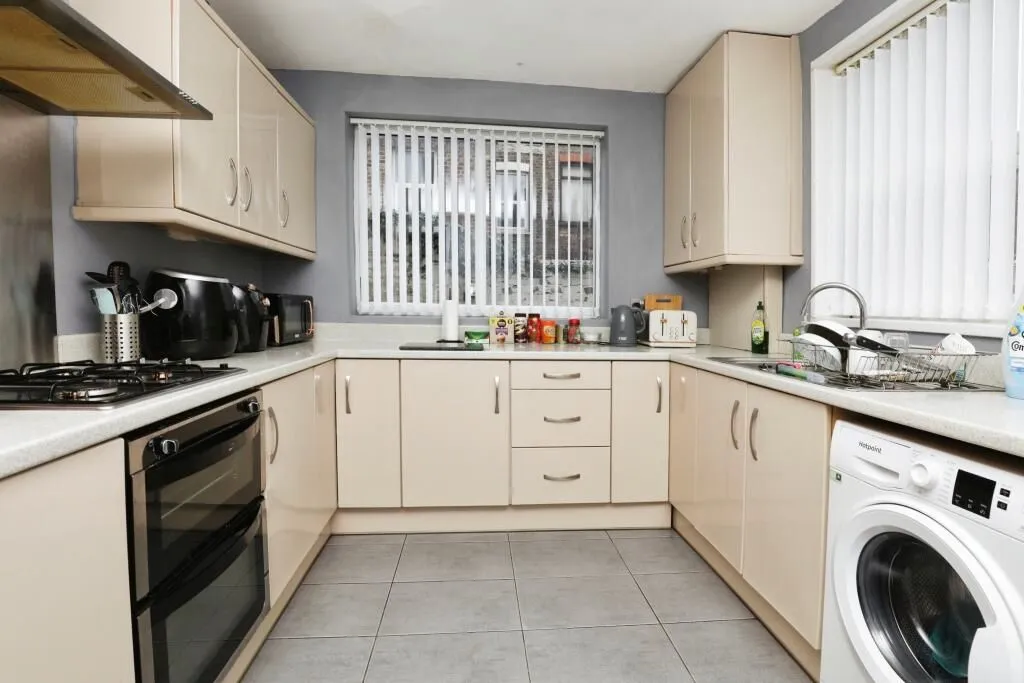 Liverpool, Merseyside, L4 2UU - Online Auctions