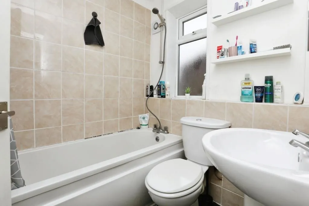 Liverpool, Merseyside, L4 2UU - Online Auctions