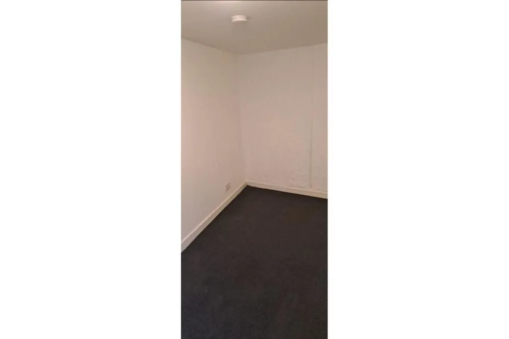 Hemsworth, Pontefract, West Yorkshire, WF9 4QG - Online Auctions