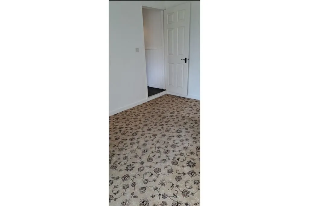 Hemsworth, Pontefract, West Yorkshire, WF9 4QG - Online Auctions