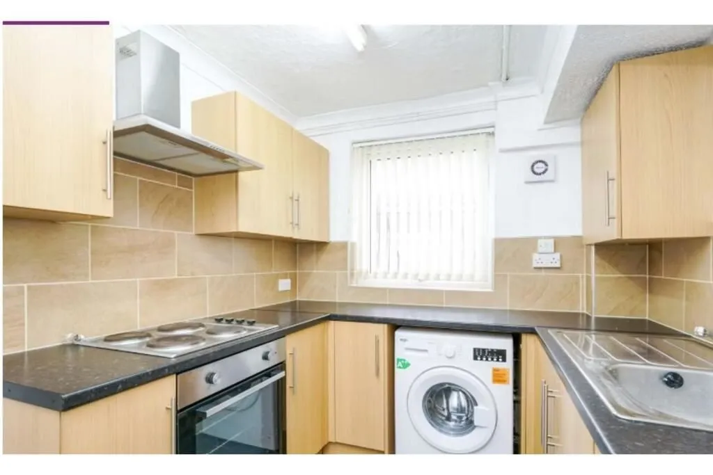 Hemsworth, Pontefract, West Yorkshire, WF9 4QG - Online Auctions