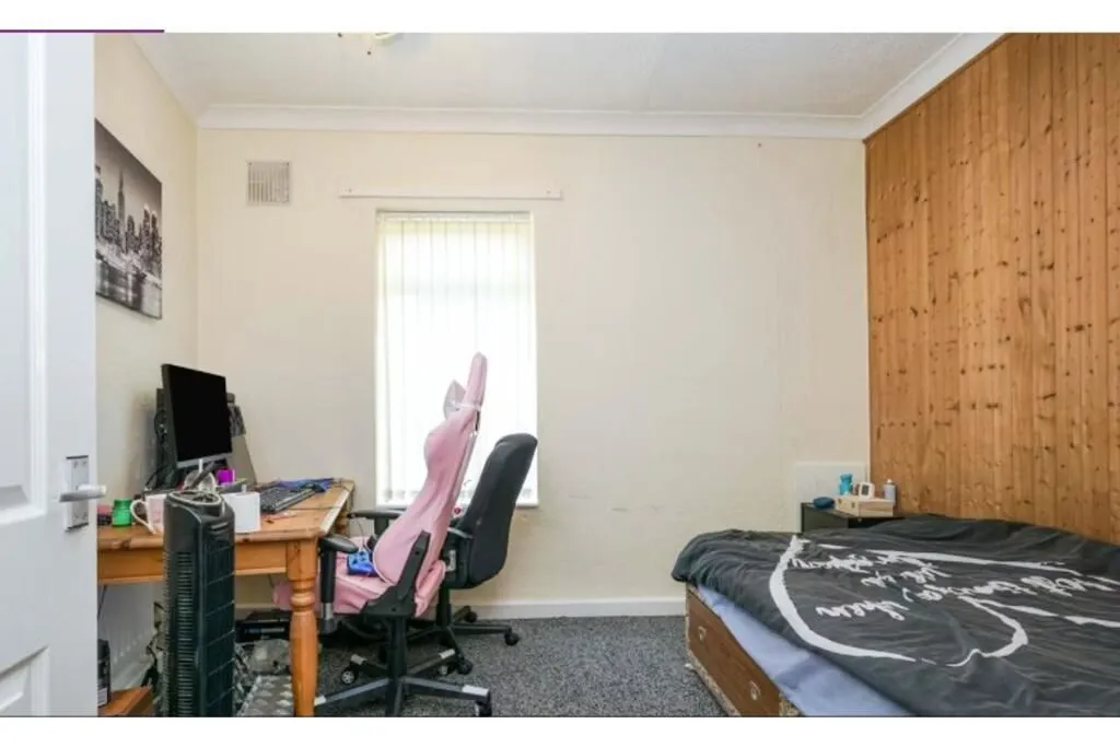 Hemsworth, Pontefract, West Yorkshire, WF9 4QG - Online Auctions