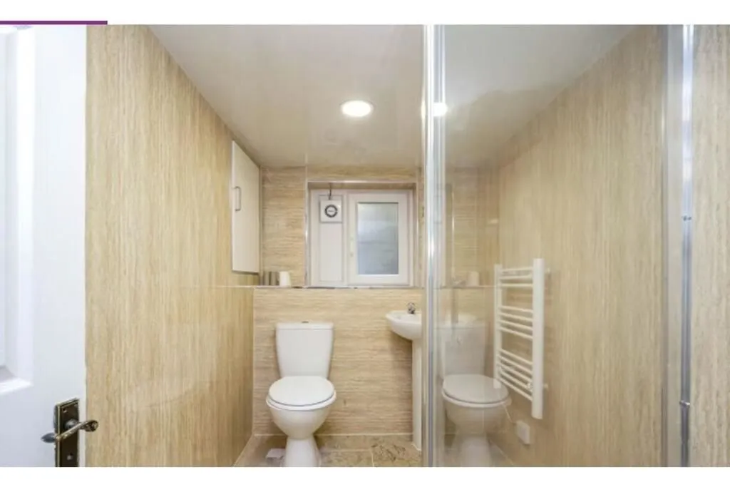 Hemsworth, Pontefract, West Yorkshire, WF9 4QG - Online Auctions