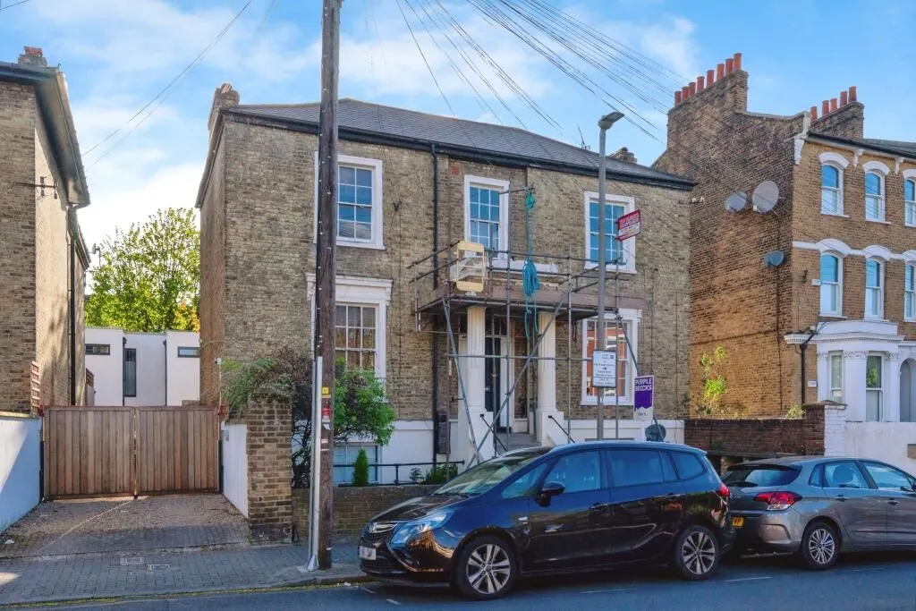 Balham Grove, London, SW12 8AZ - Online Auctions