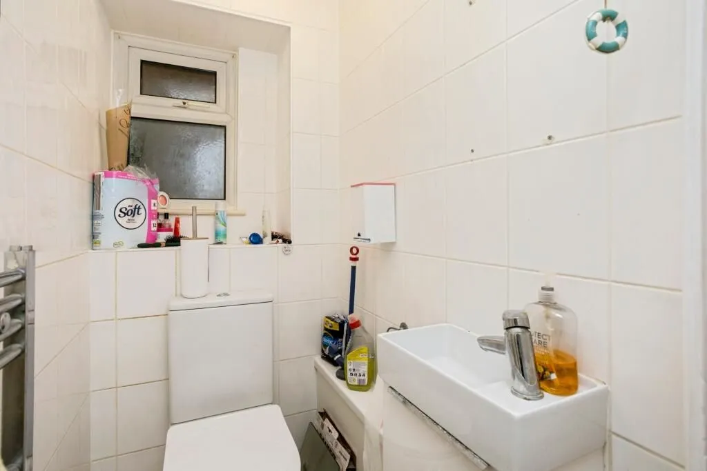 Henfield, West Sussex, BN5 9JG - Online Auctions