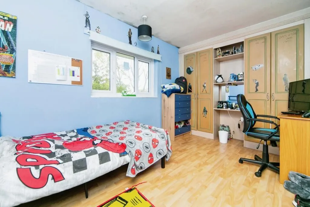 Runcorn, Cheshire, WA7 4BH - Online Auctions