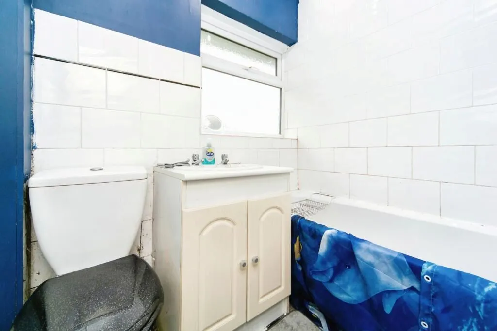 Runcorn, Cheshire, WA7 4BH - Online Auctions
