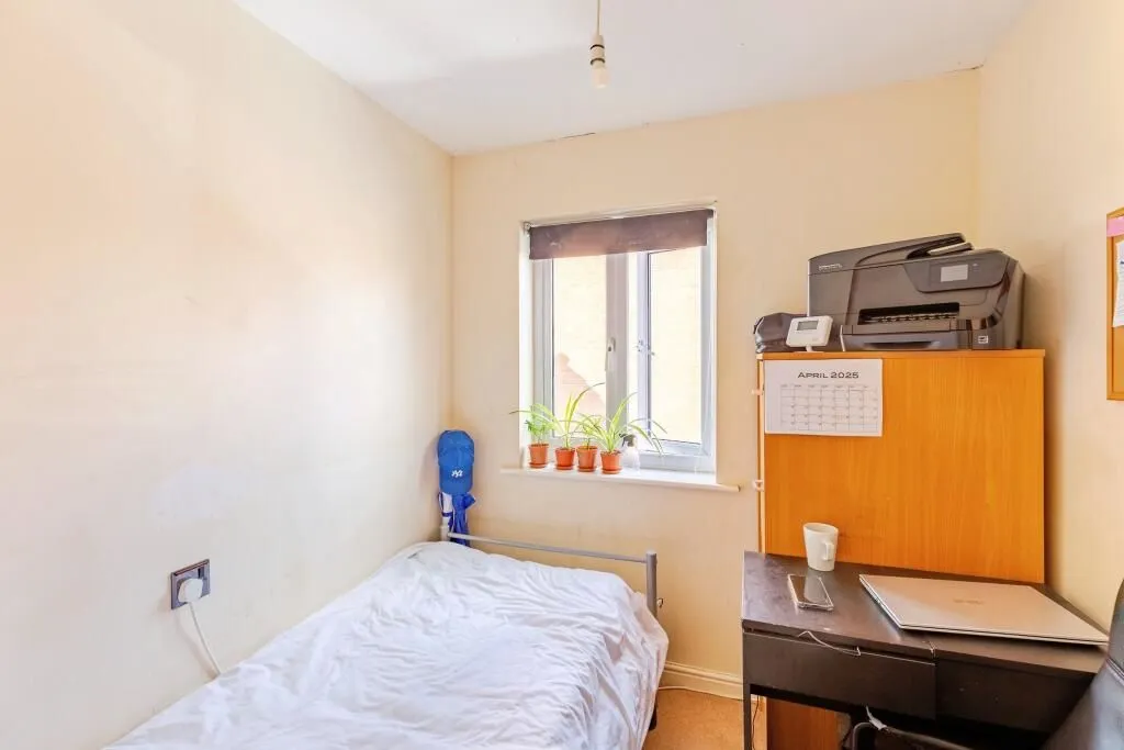 Higham Ferrers, Rushden, Northamptonshire, NN10 8NX - Online Auctions