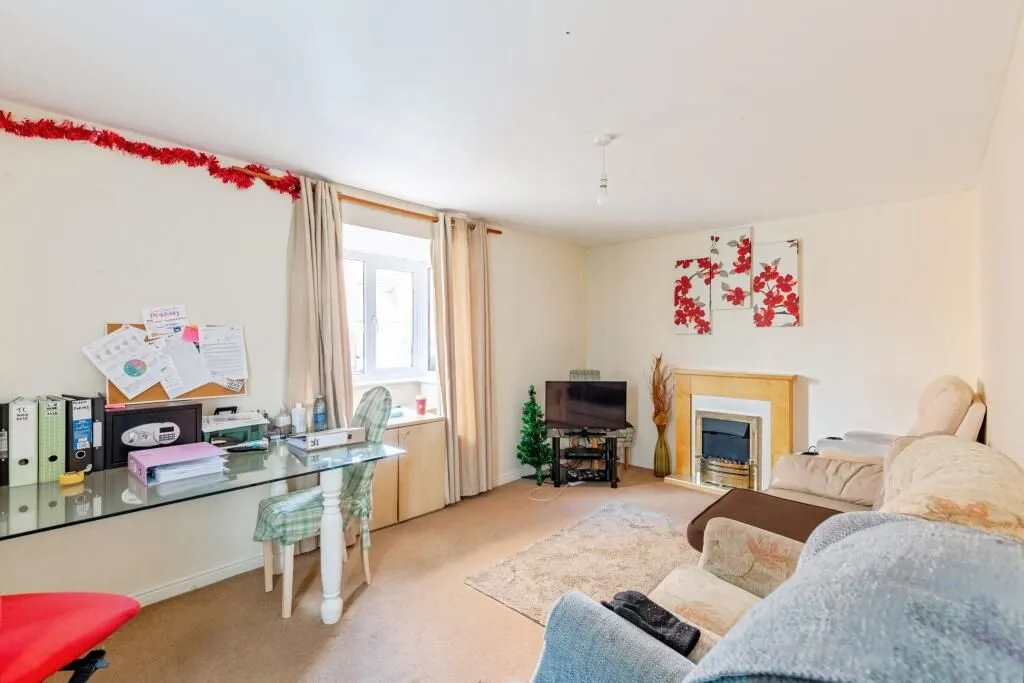 Higham Ferrers, Rushden, Northamptonshire, NN10 8NX - Online Auctions