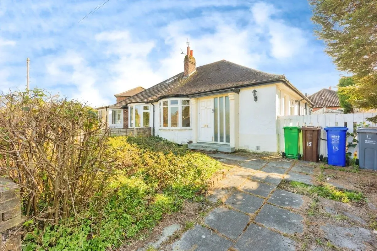 Manchester, Lancashire, M23 1AH - Online Auctions