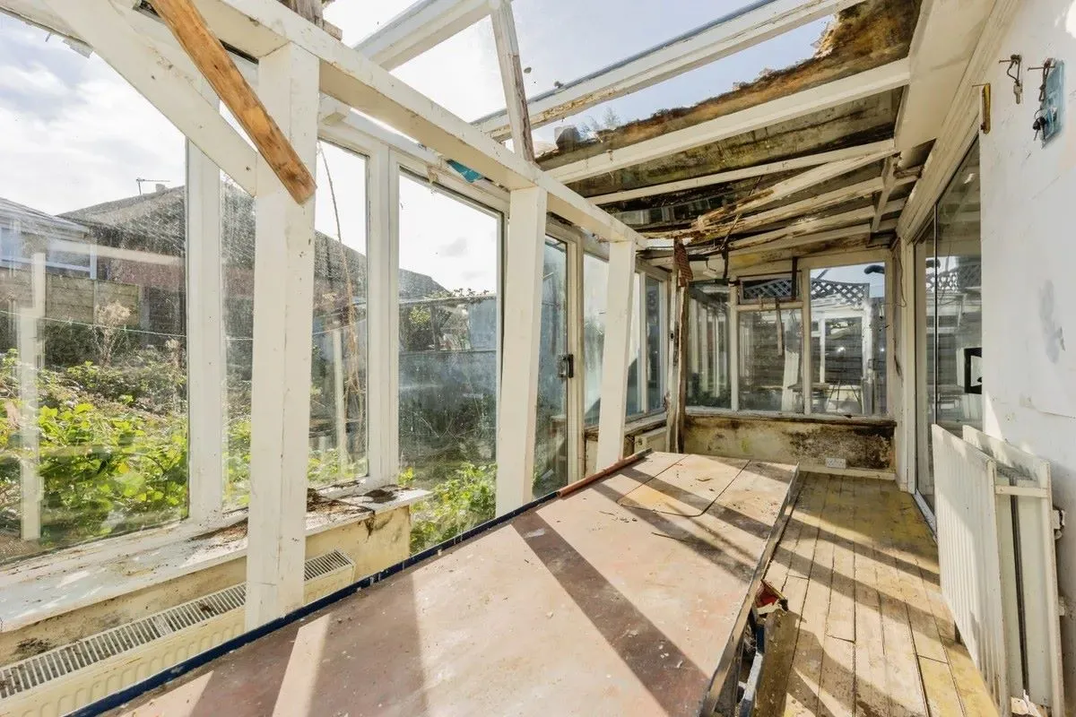 Manchester, Lancashire, M23 1AH - Online Auctions