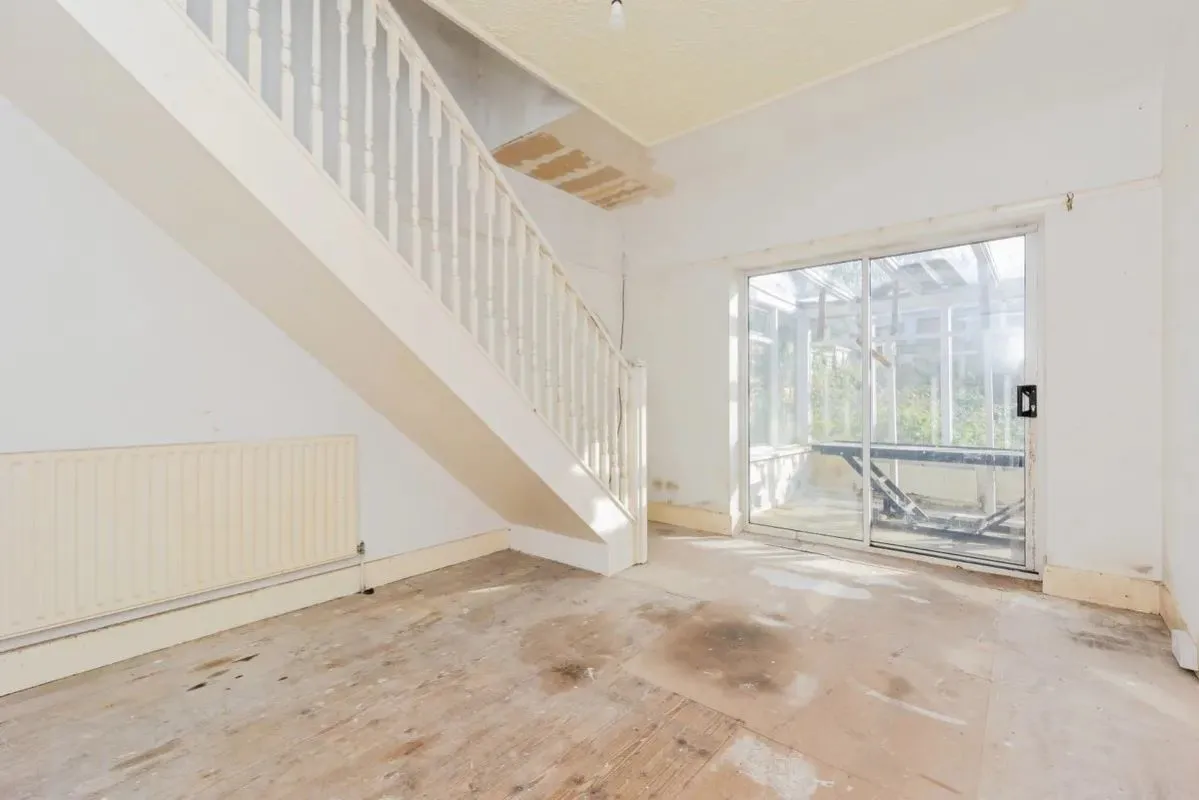 Manchester, Lancashire, M23 1AH - Online Auctions