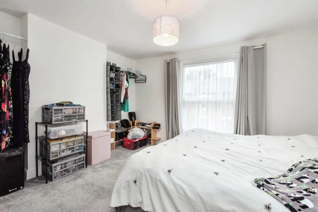 Gloucester, Gloucestershire, GL4 6PS - Online Auctions