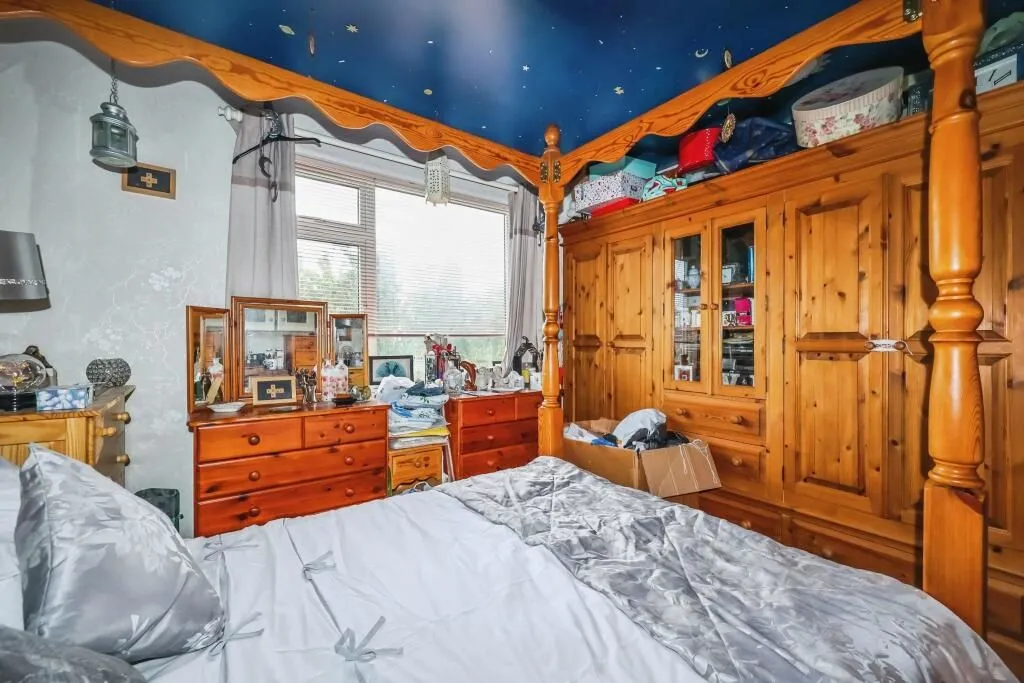 Nottingham, Nottinghamshire, NG5 4AP - Online Auctions