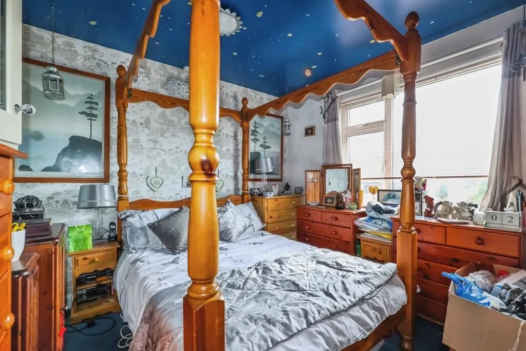 Nottingham, Nottinghamshire, NG5 4AP - Online Auctions