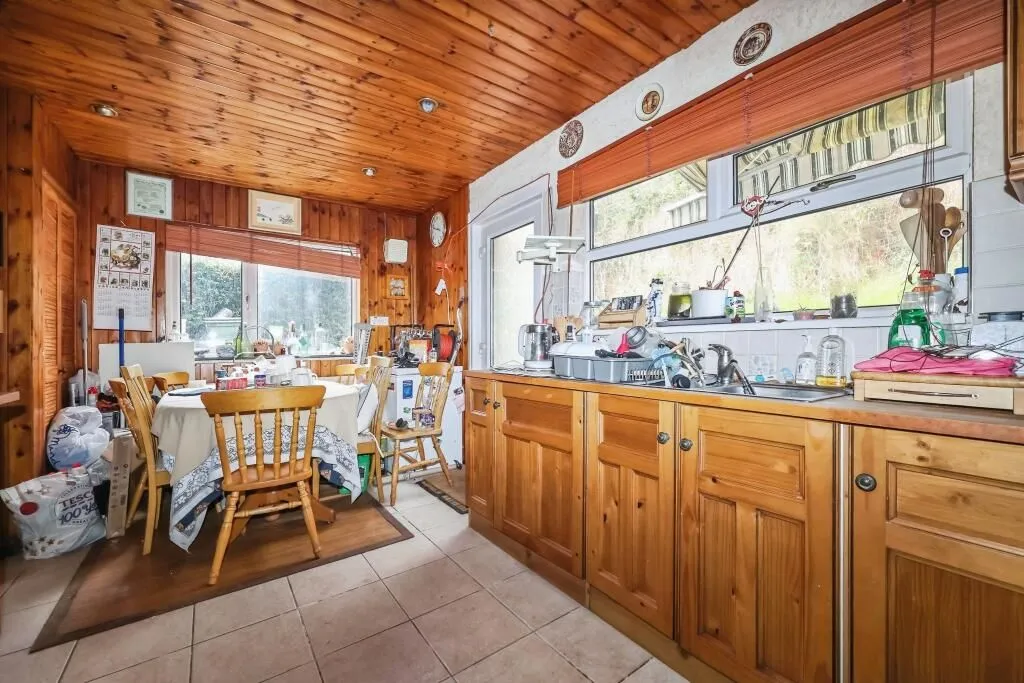 Nottingham, Nottinghamshire, NG5 4AP - Online Auctions