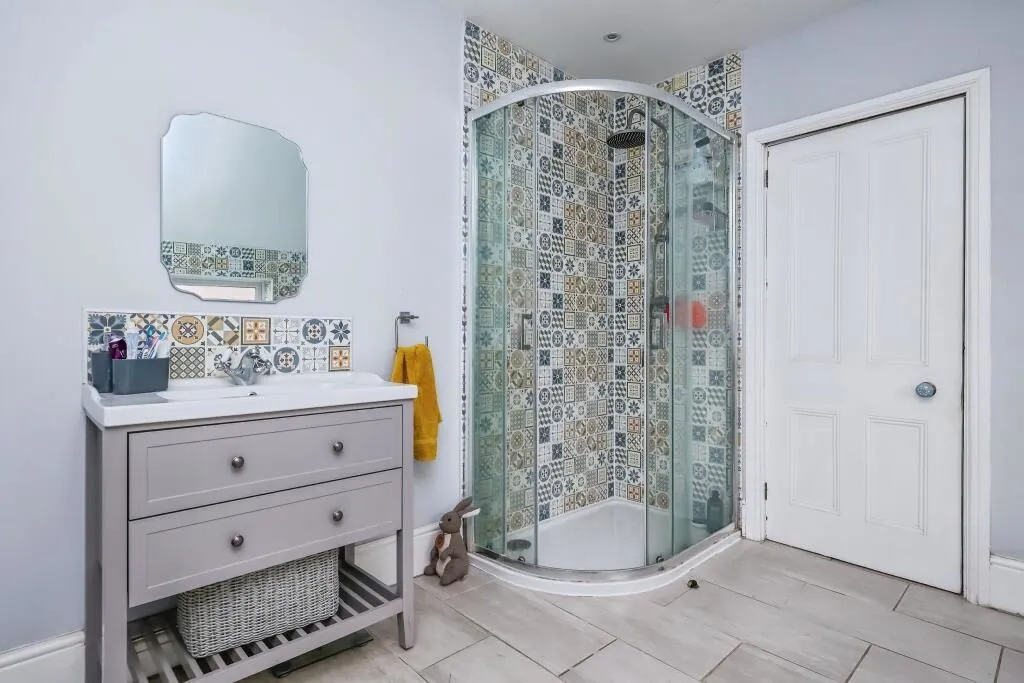 Sandiacre, Nottingham, Nottinghamshire, NG10 5JN - Online Auctions