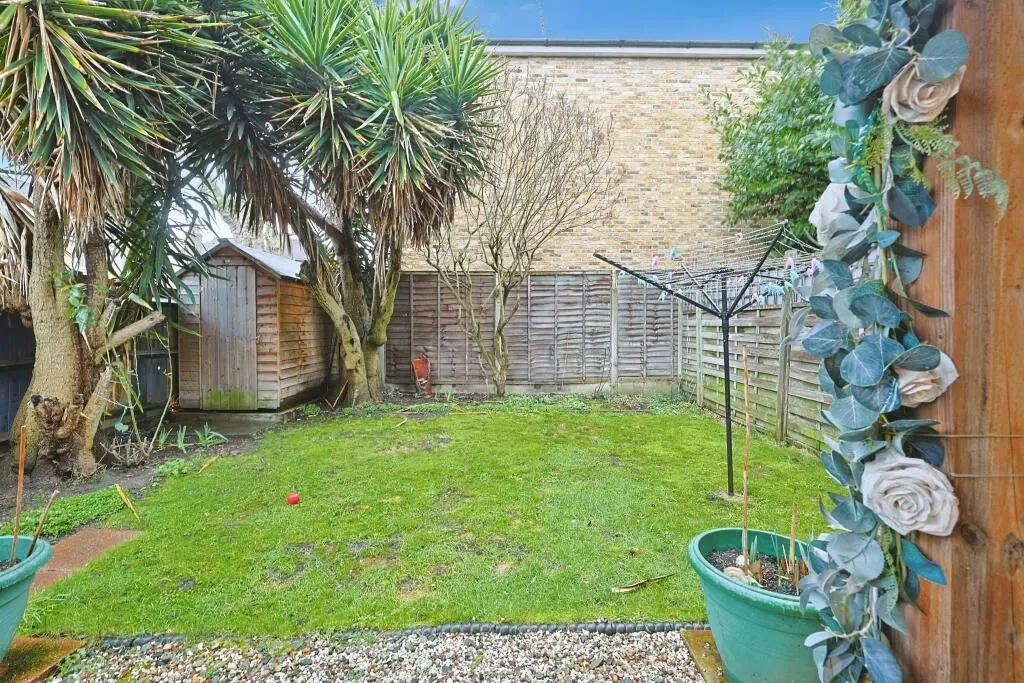 London, NW10 9QR - Online Auctions