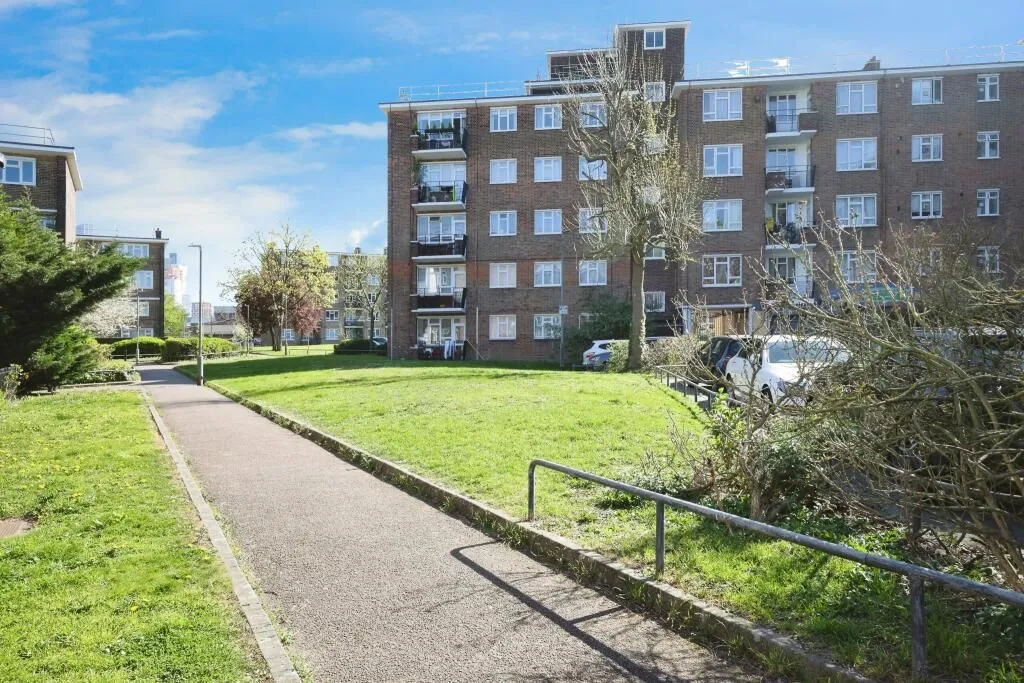Drury House, Patmore Estate, London, SW8 4JJ - Online Auctions