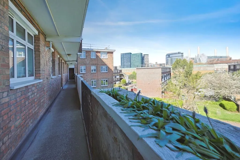 Drury House, Patmore Estate, London, SW8 4JJ - Online Auctions