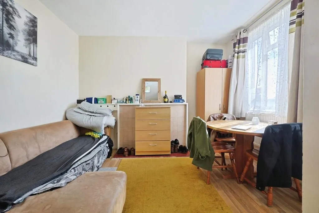 Drury House, Patmore Estate, London, SW8 4JJ - Online Auctions