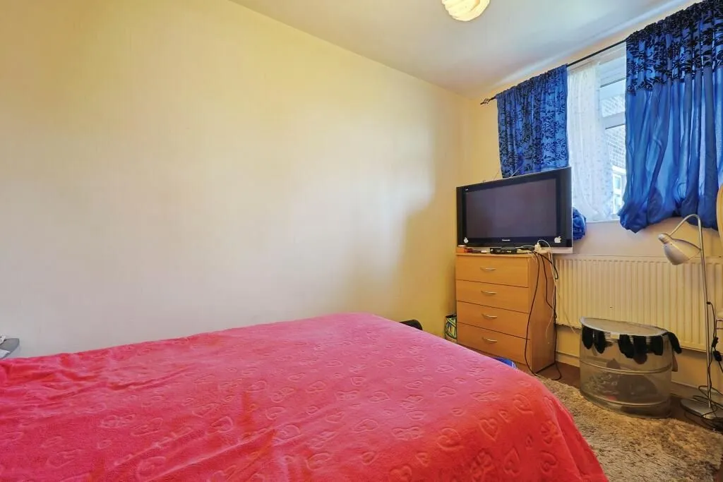 Drury House, Patmore Estate, London, SW8 4JJ - Online Auctions