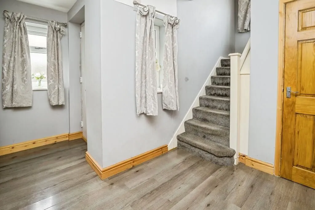 Chester, Cheshire, CH2 3EZ - Online Auctions