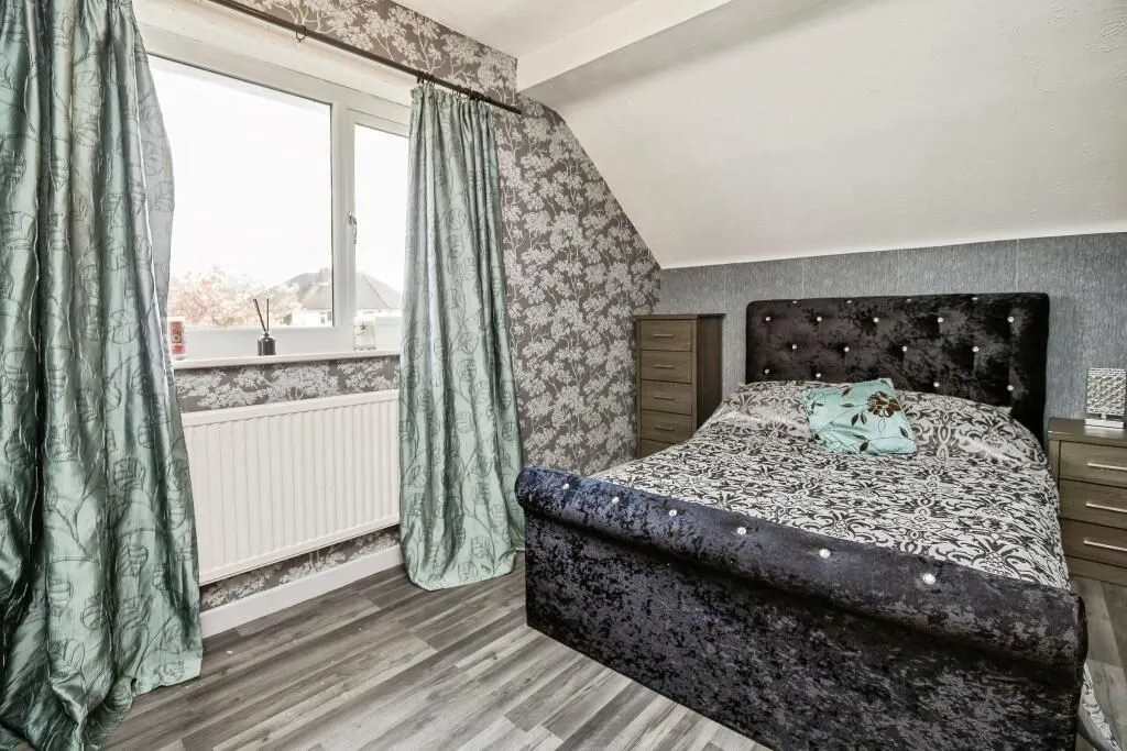 Chester, Cheshire, CH2 3EZ - Online Auctions