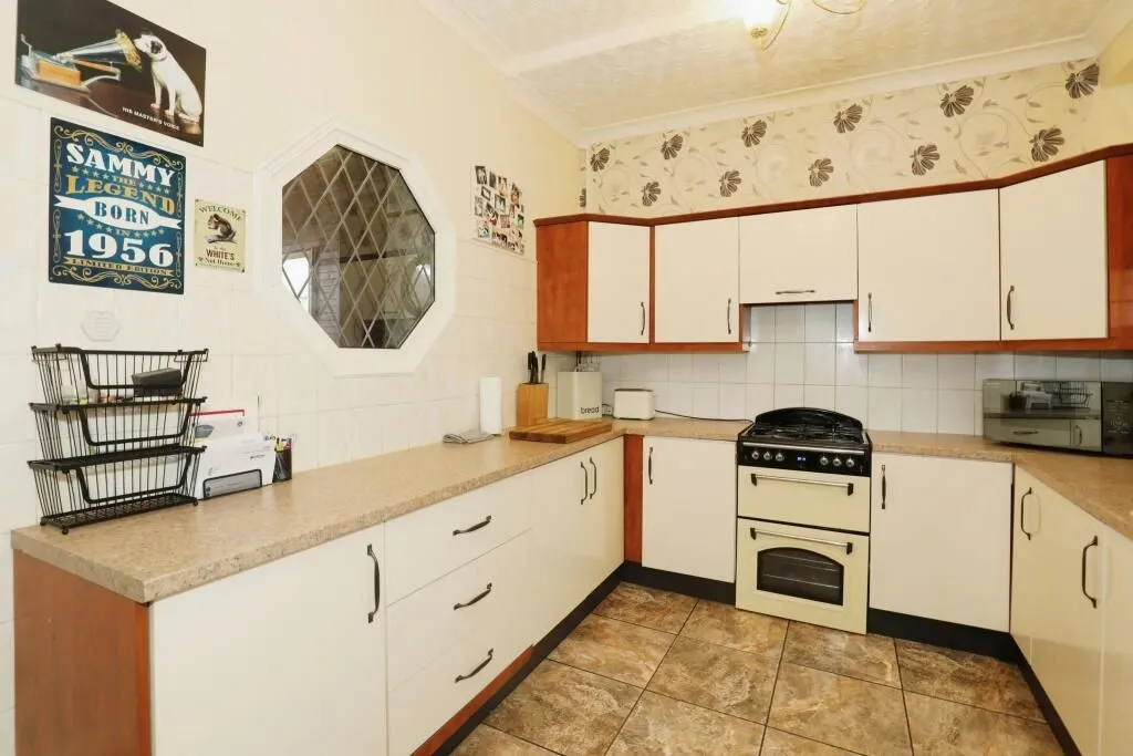 Silverdale, Newcastle, Staffordshire, ST5 6LY - Online Auctions
