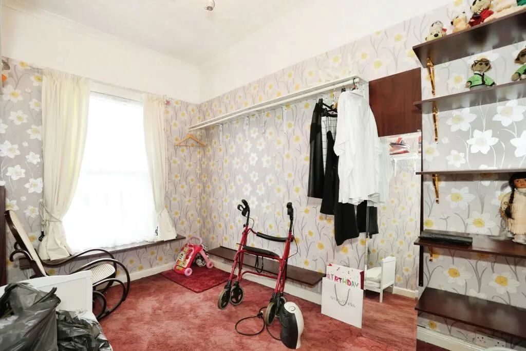 Silverdale, Newcastle, Staffordshire, ST5 6LY - Online Auctions