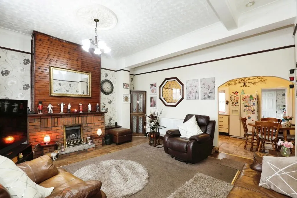 Silverdale, Newcastle, Staffordshire, ST5 6LY - Online Auctions