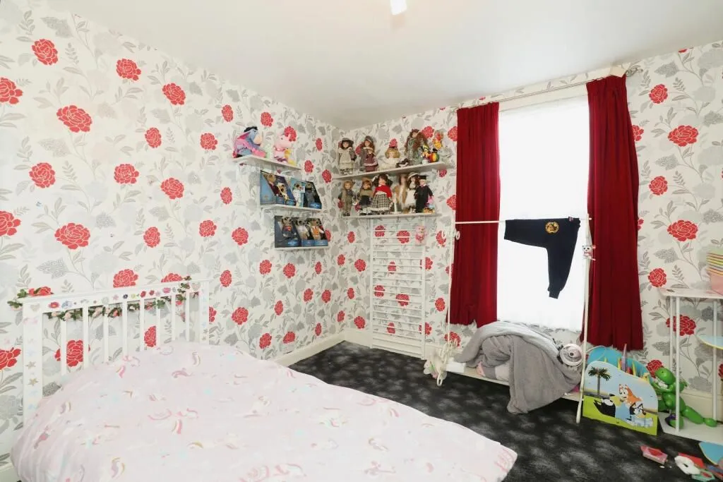 Silverdale, Newcastle, Staffordshire, ST5 6LY - Online Auctions