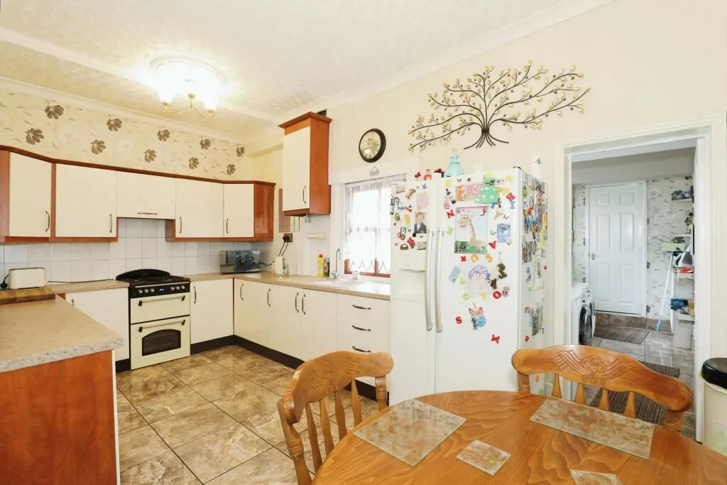 Silverdale, Newcastle, Staffordshire, ST5 6LY - Online Auctions