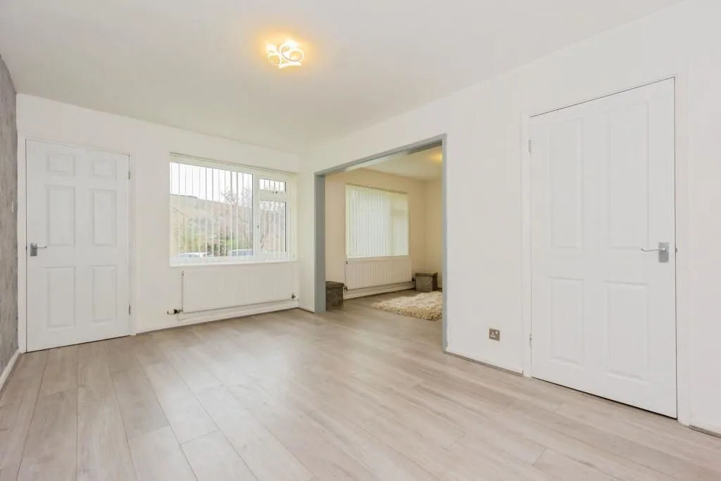 Glossop, Derbyshire, SK13 8NN - Online Auctions
