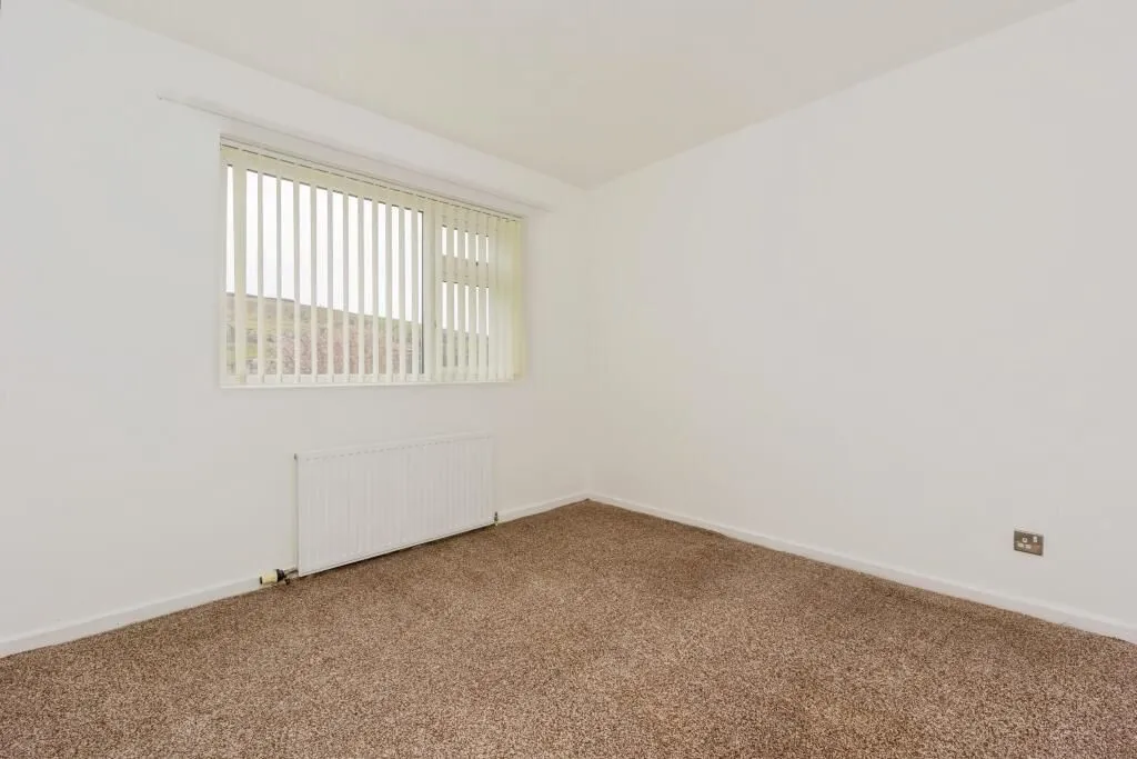 Glossop, Derbyshire, SK13 8NN - Online Auctions