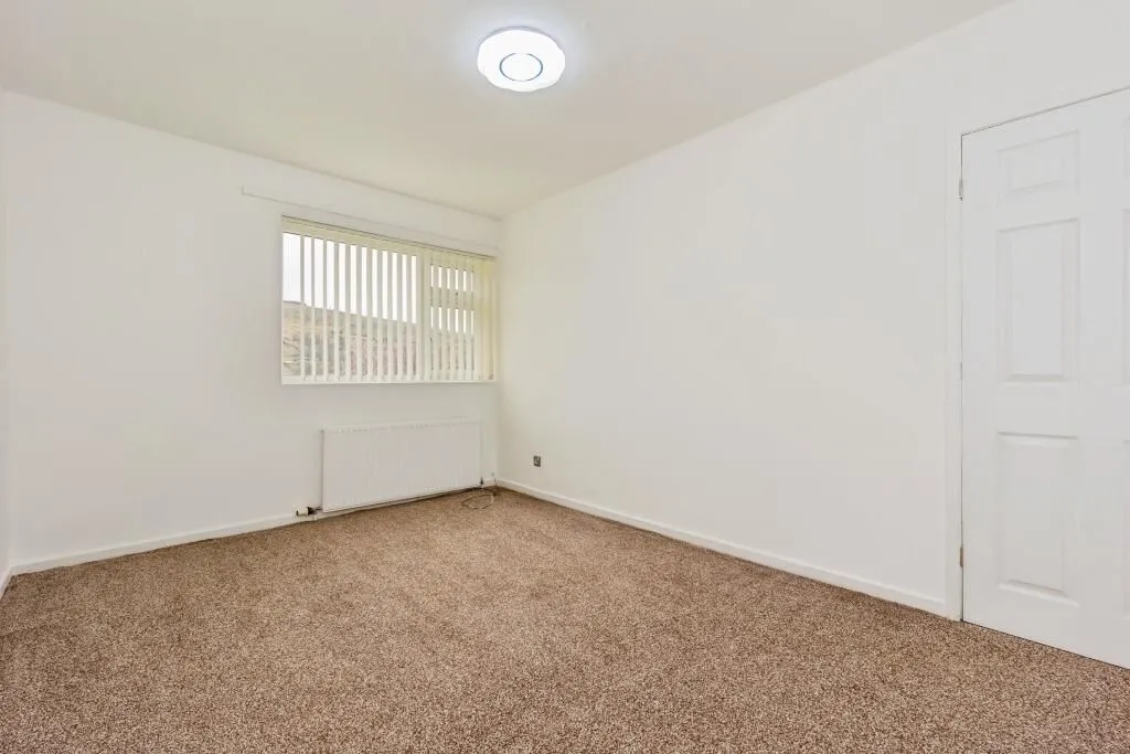 Glossop, Derbyshire, SK13 8NN - Online Auctions