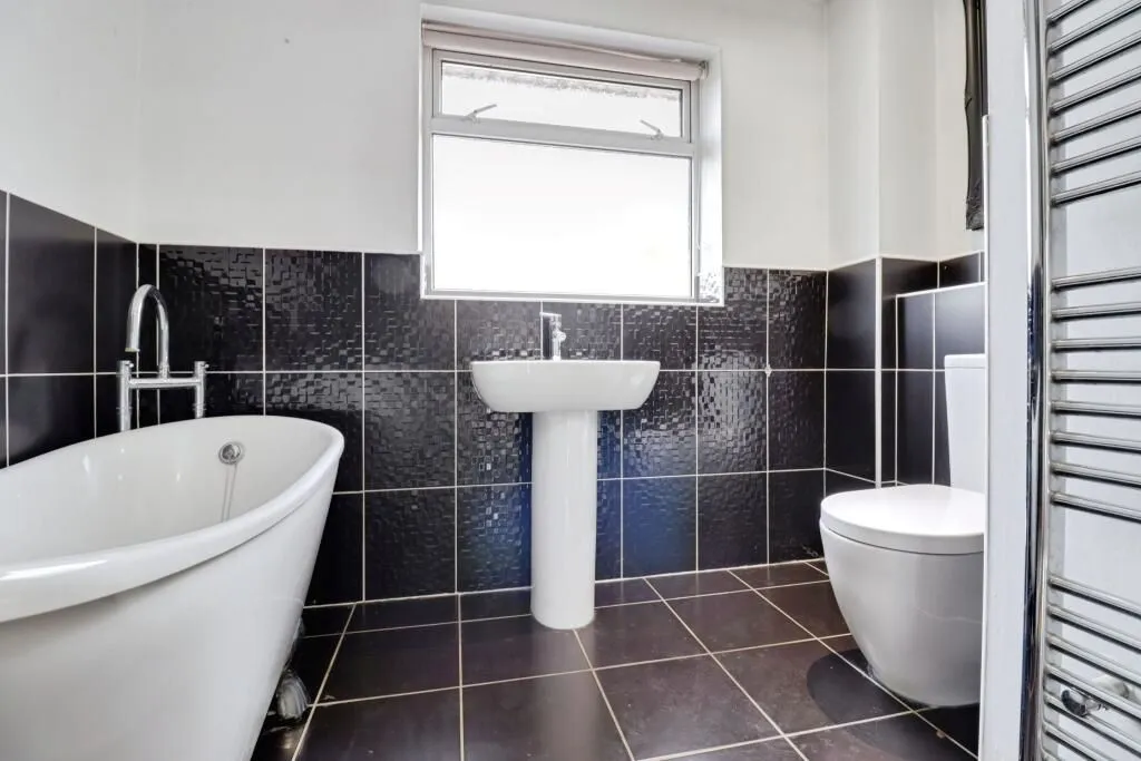 Whitwick, Coalville, Leicestershire, LE67 5GN - Online Auctions